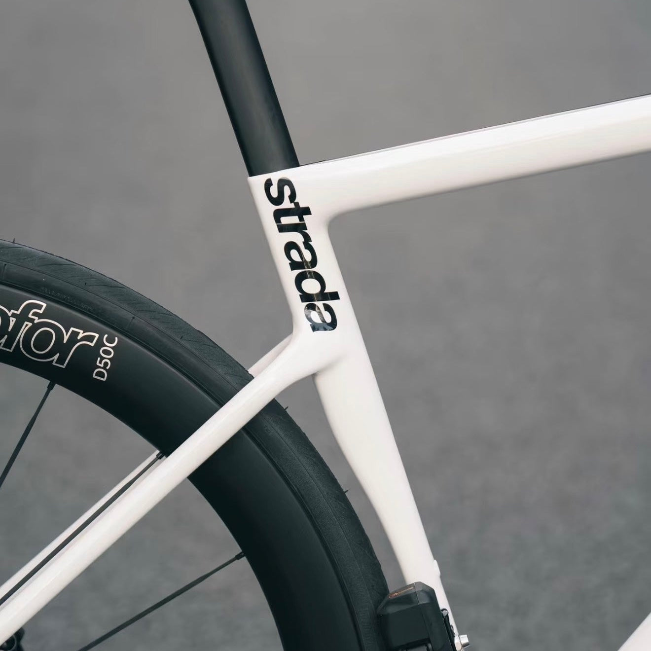 Spect Strada